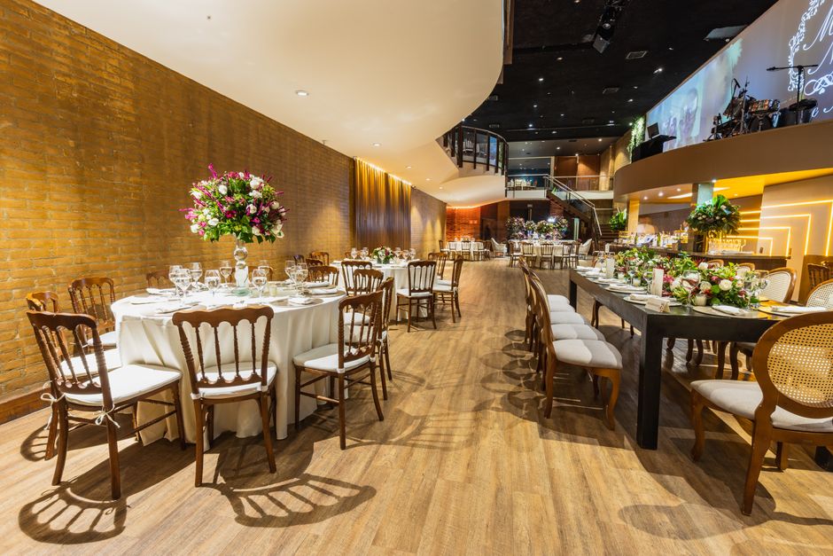 Elegant wedding reception venue with stunning floral arrangements